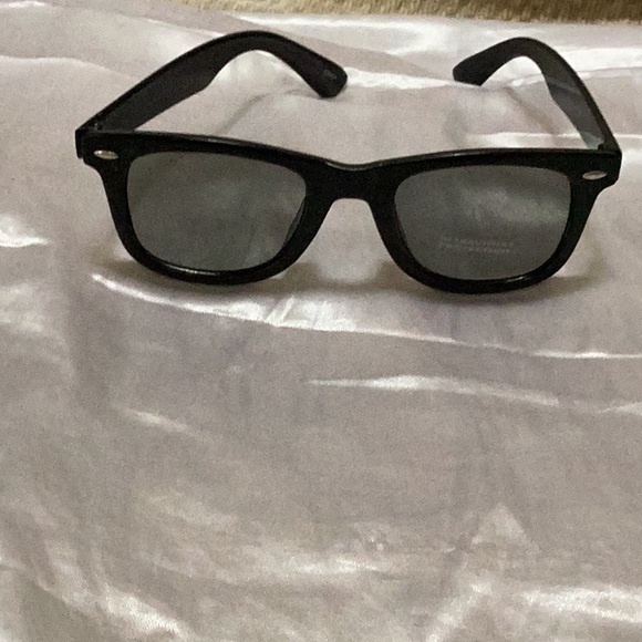 😎NWOT Sexy Black 90’s Style So Much Fun To Wear Retro Sun Glasses Must Have 😎 - Picture 4 of 8